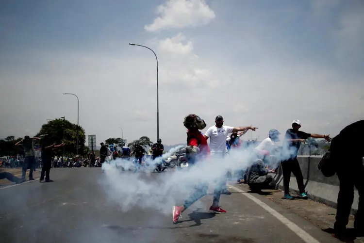 Segundo dia de protestos contra o governo Maduro em Caracas, dia 1/5/2019 (Ueslei Marcelino/Reuters)