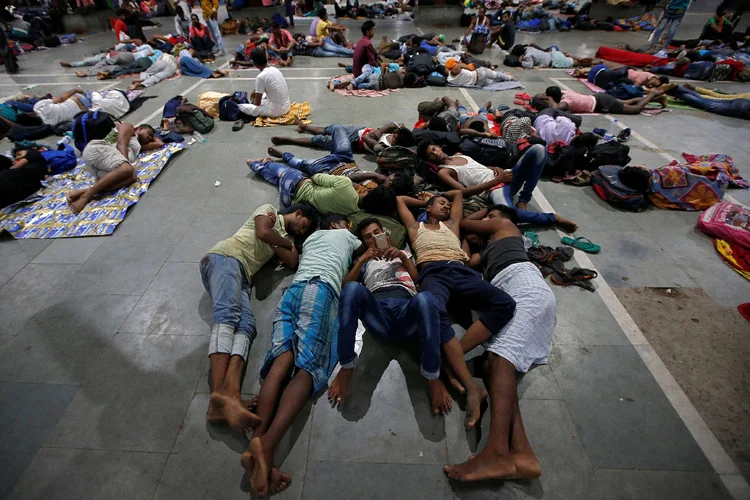 Índia: serviço meteorológico anunciou que o furacão Fani chegará à terra firme hoje à tarde (Rupak De Chowdhuri/Reuters)
