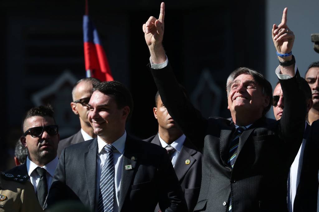 "Estão fazendo um esculacho em cima do meu filho", diz Bolsonaro nos EUA