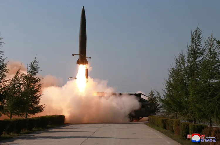 Coreia do Norte: grupo dos EUA afirma que um veículo continua estacionado na instalação de observação, que registra dados (Korean Central News Agency (KCNA)/Reuters)