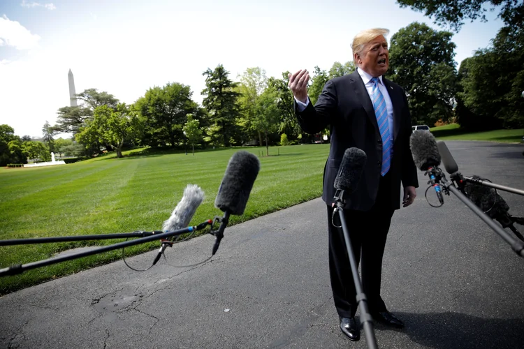 Trump desmentiu a notícia sobre o projeto de enviar 120 mil soldados para o Oriente Médio (Carlos Barria/Reuters)