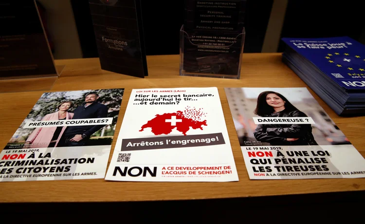 Dos 26 cantões suíços, apenas o de Ticino rejeitou a reforma com 54,5% dos votos (Denis Balibouse/Reuters)