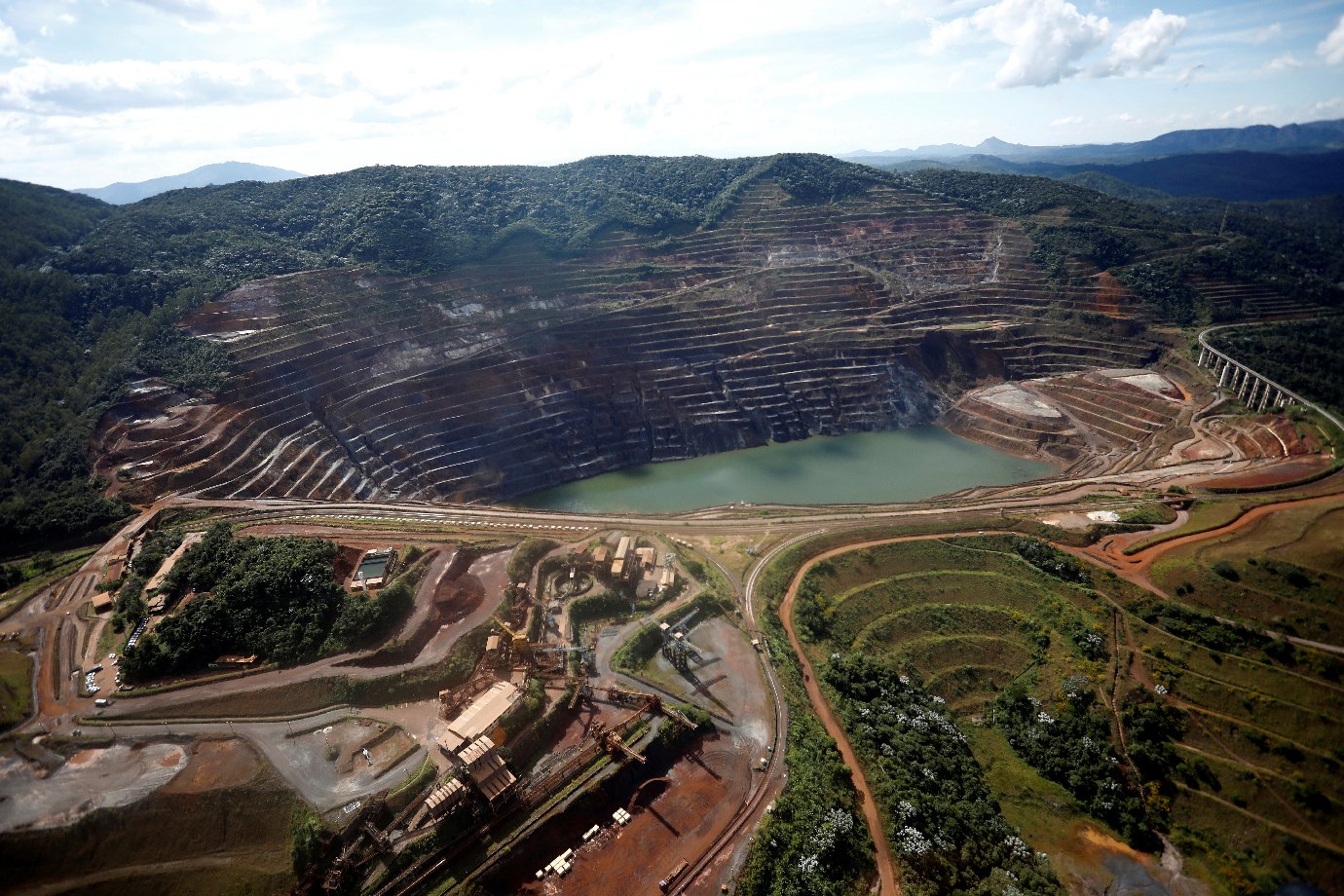 Parte de talude em Barão de Cocais se desprende mas barragem não é afetada
