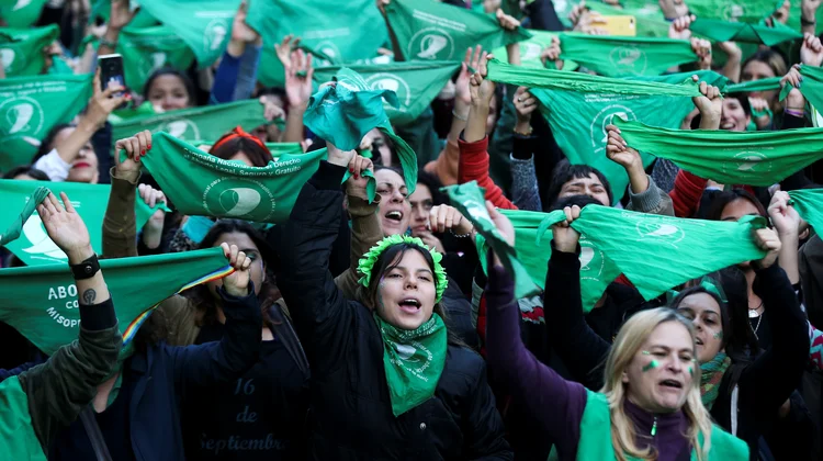 Argentina: grupos pró-aborto buscam levantar a questão na campanha eleitoral das eleições gerais deste ano (Agustin Marcarian/Reuters)