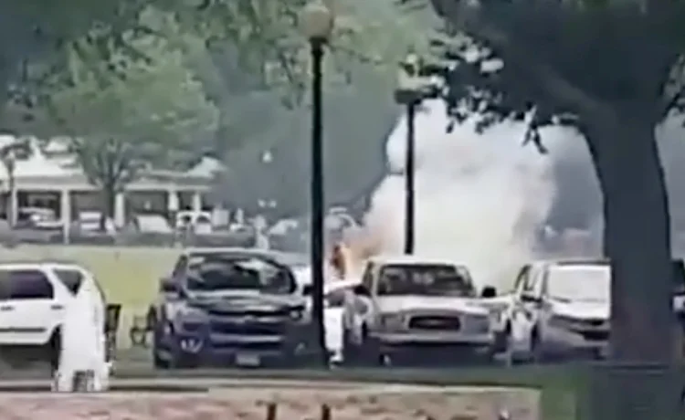 EUA: o incidente aconteceu no parque Ellipse, entre a mansão presidencial e o monumento a George Washington (KRISJAN BERZINS/Reuters)