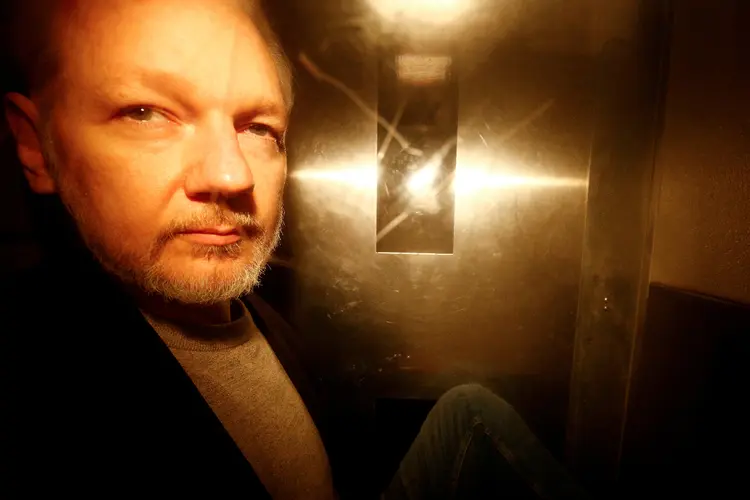 Assange: fundador do WikiLeaks foi visitado na prisão por especialista ligado às Nações Unidas (Henry Nicholls/Reuters)