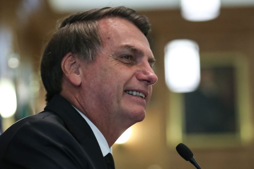 No Twitter, Bolsonaro posta vídeos de atos pró-governo