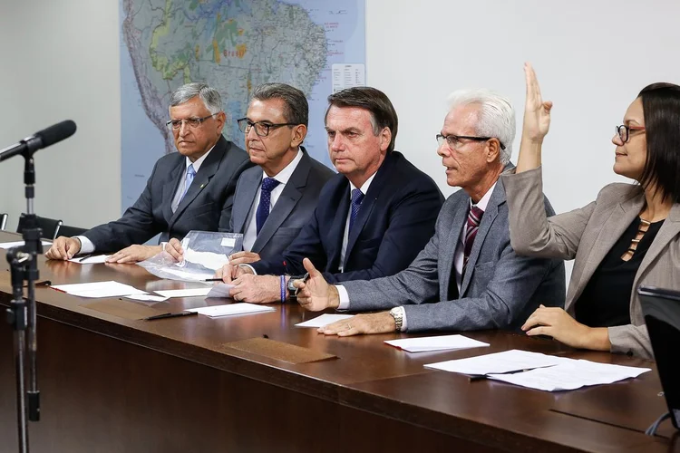 "Live de hoje": na quinta-feira, a live de Bolsonaro abordou assuntos como os cortes no MEC e a pele de tilápia (Carolina Antunes/PR/Agência Brasil)