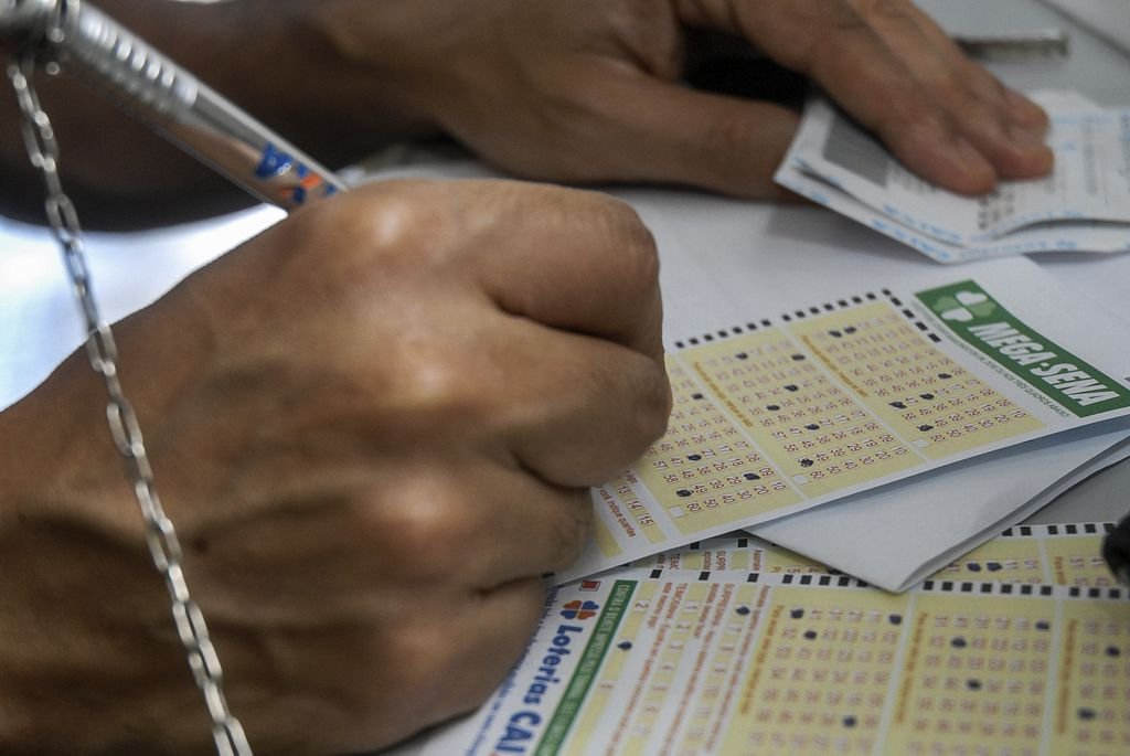 Mega-Sena: Resultado do concurso 2.834; prêmio é de R$ 2,7 milhões