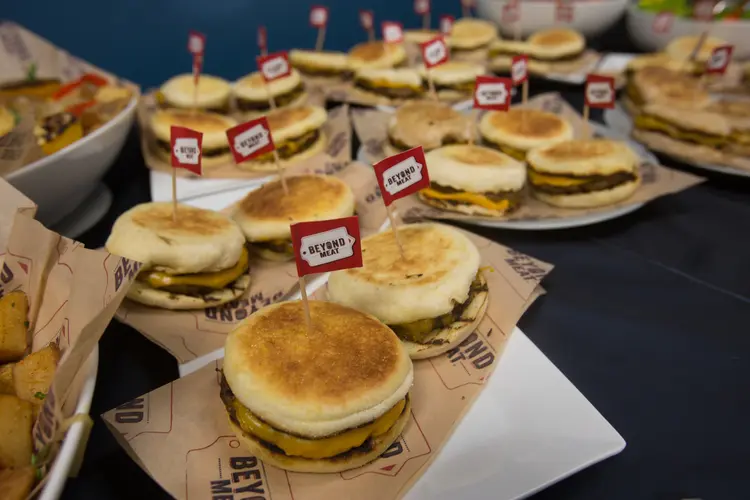 Beyond Meat: valor de mercado da companhia está próxima dos US$ 7,3 bilhões (Tim Rue/Bloomberg/Bloomberg)