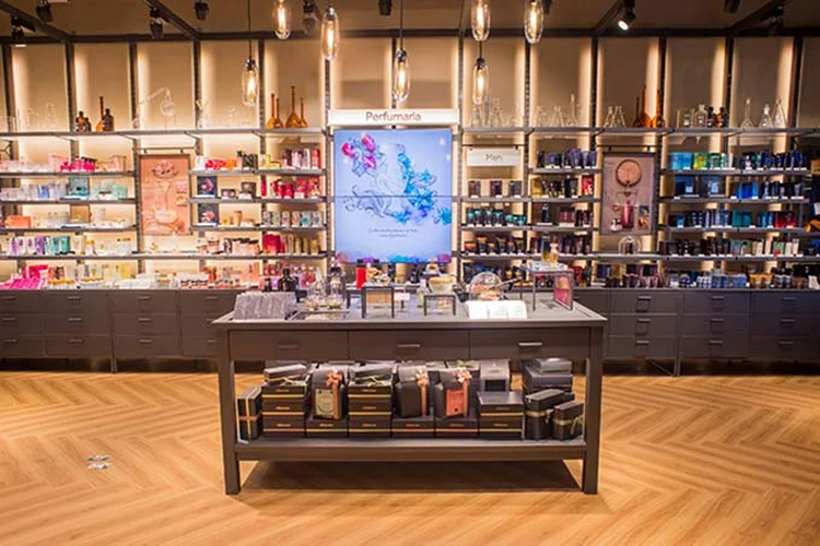 Marco na perfumaria: fragrâncias criadas com ajuda de "robô" chegam dia 27. (Grupo Boticário/Divulgação)