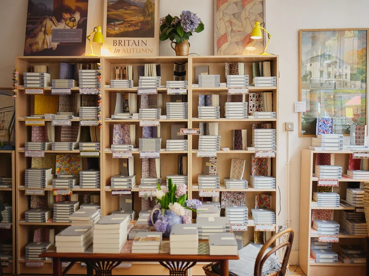 Persephone Books em Londres: 20 anos de existência e foco nas escritoras (Charlotte Hadden/The New York Times)