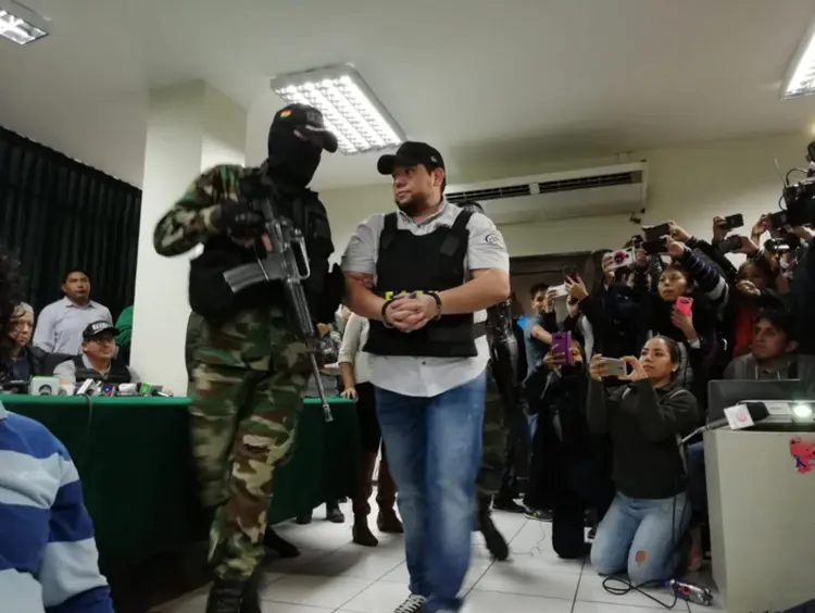 Pedro Montenegro é preso pela polícia boliviana (Ministerio de Governo da Bolívia/Twitter/Reprodução)
