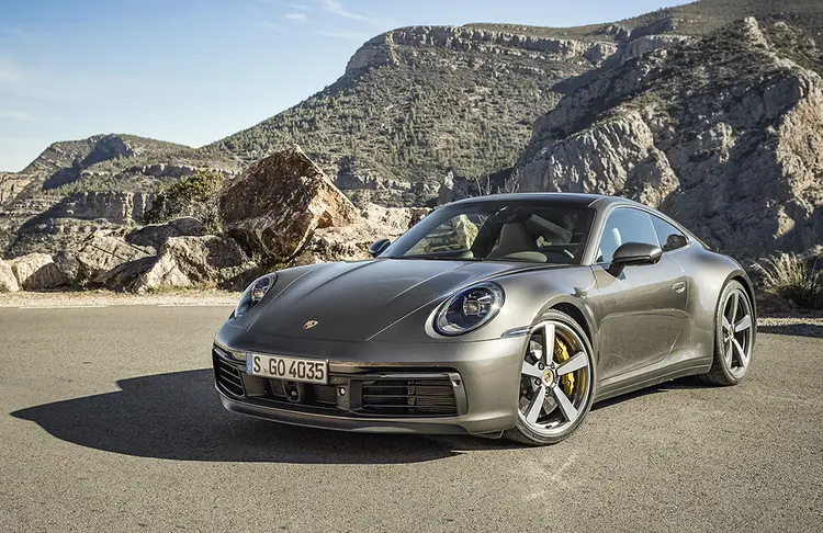 Entre os 140 veículos há populares, executivos, SUVs e esportivos com lances iniciais de R$ 41,1 mil (Porsche/Divulgação)