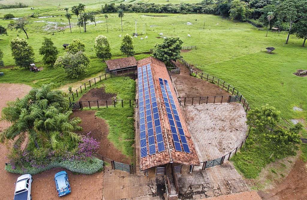 Fazenda com captação de energia solar: no agronegócio e na geração de energia limpa, o Brasil tem tudo para continuar a crescer (Divulgação)