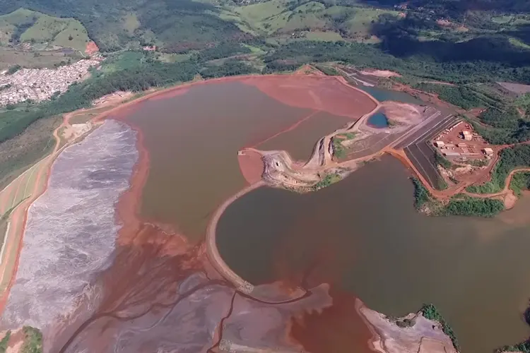 Barragem Casa de Pedra, da CSN, em Congonhas (MG) (Canal Gilson Rezende/Youtube/Reprodução)