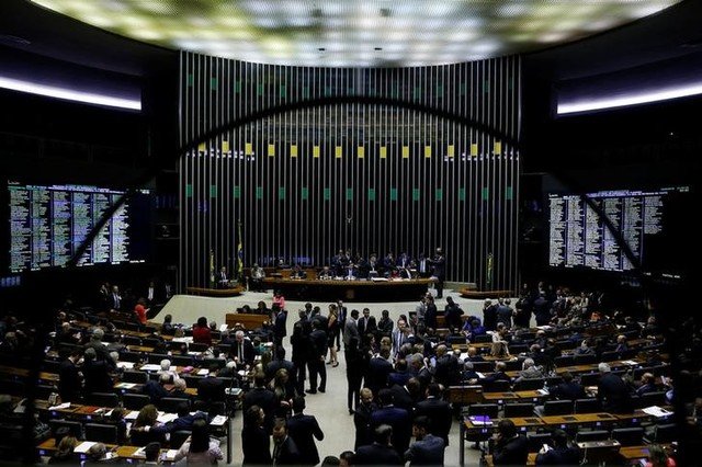 Deputados derrubam votação da nova Lei das Licitações