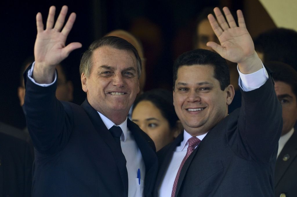 Jair Bolsonaro e Davi Alcolumbre: para presidente da República, o presidente do Senado vai conduzir a reforma a contento (Marcelo Camargo/Agência Brasil)