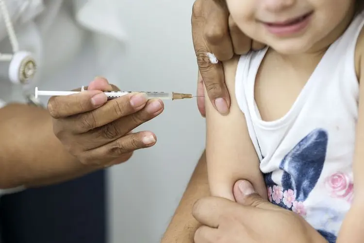 A Anvisa incluiu crianças de 5 a 11 anos na bula da vacina da Pfizer (Marcelo Camargo/Agência Brasil)