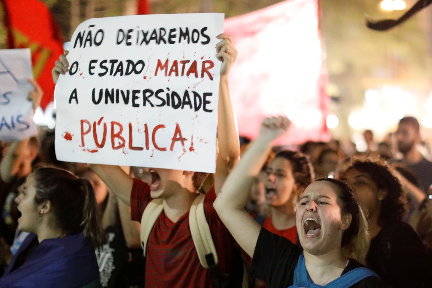 Choque na educação: os pesquisadores que perderam as bolsas da Capes