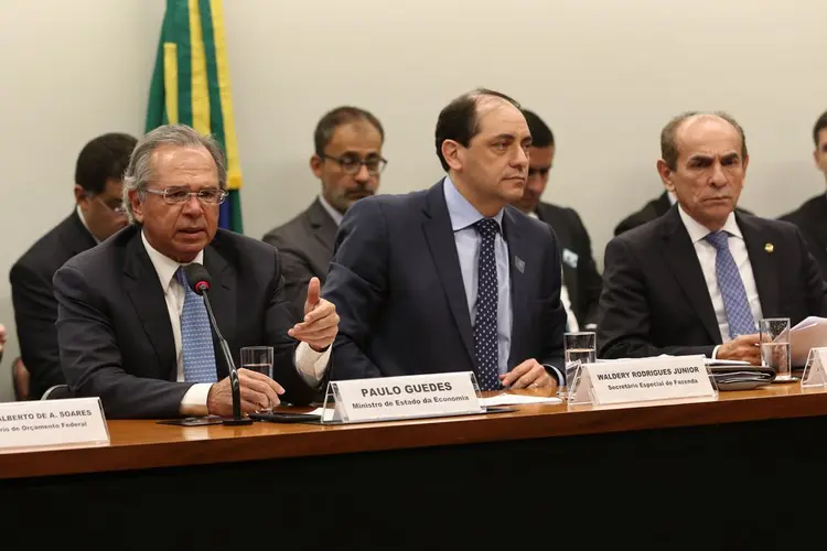 Paulo Guedes: ministro ressaltou a importância de o Congresso aprovar o crédito extraordinário para que o governo cumpra a regra de ouro (Rodrigues Pozzebom/Agência Brasil)