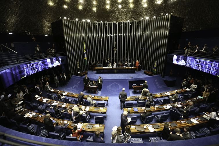 Após manifestações, senadores falam em manter Coaf com Moro