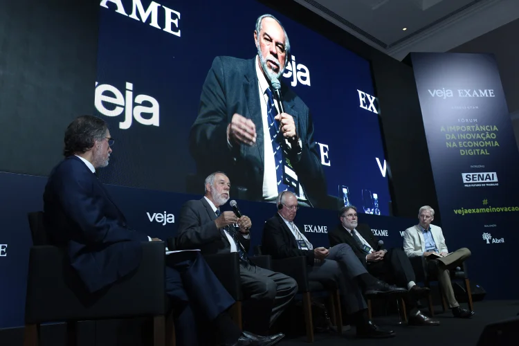 Roberto Caetano, Jorge Guimarães, Martin Sanne, Carlos Pacheco e Laurens Steen: debate sobre inovação (Flávio Moret/VEJA)