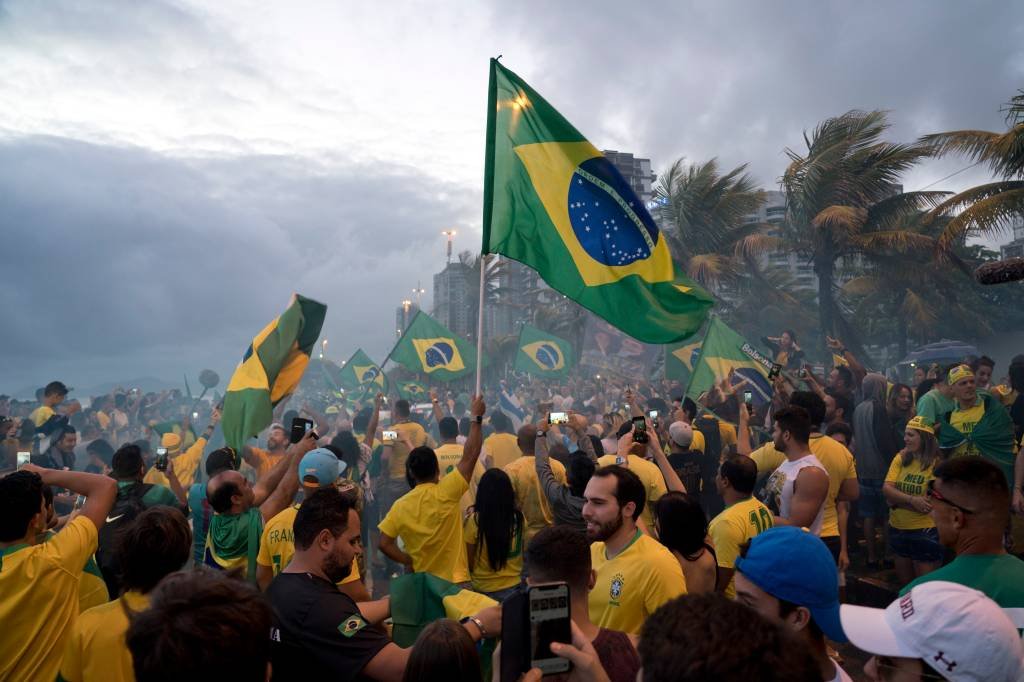 Como as imagens sobre o protesto do dia 26 estão circulando no WhatsApp