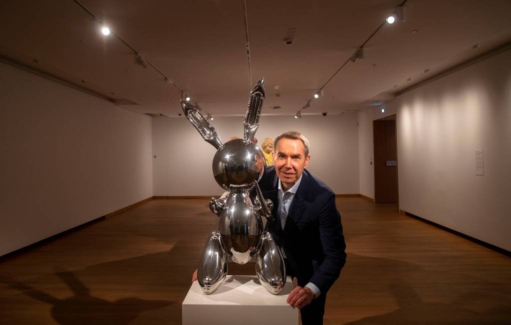 Escultura de Koons supera US$ 91 mi e bate recorde entre artistas vivos