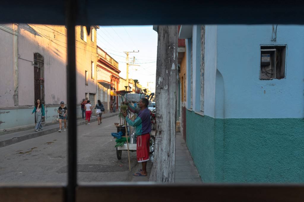 Cidadãos de Cuba poderão usar internet livre em casa