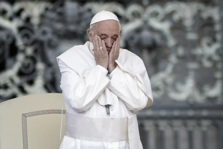 Papa Francisco ficou preso no elevador por 25 minutos (Giuseppe Ciccia/Pacific Press/LightRocket/Getty Images)