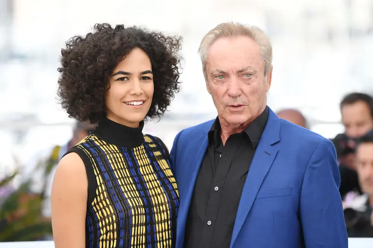 Barbara Colen e Udo Kier na premier do filme Bacurau no Festival de Cannes: filme é dirigido por Kleber Mendonça Filho (Daniele Venturelli/WireImage/Getty Images)