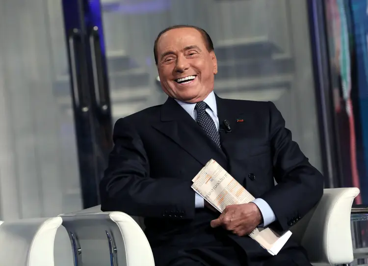 Ex-primeiro-ministro italiano Silvio Berlusconi  é eleito pela primeira vez para o Parlamento Europeu (Elisabetta A. Villa/Getty Images)