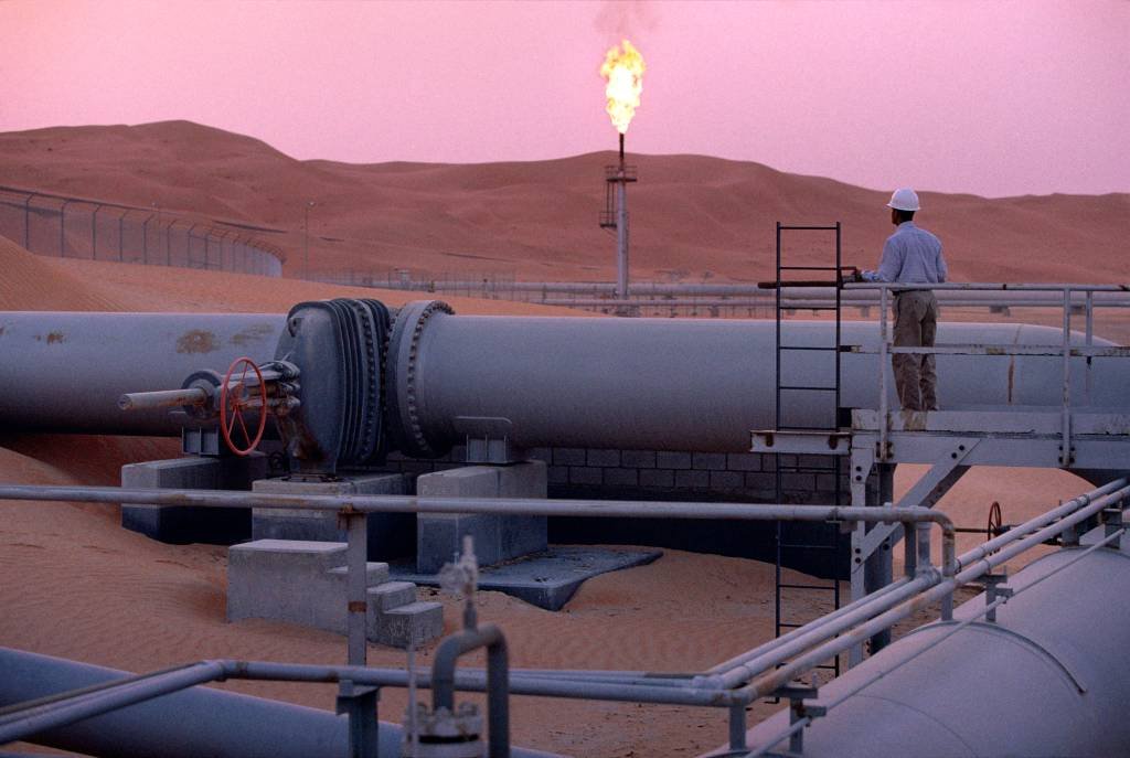 Exportação de petróleo da Arábia Saudita vai operar a partir de estoques
