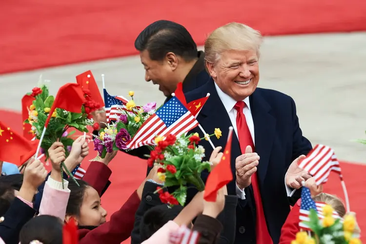 Nos últimos dias, EUA anunciaram novas tarifas e a China (Artyom Ivanov/Getty Images)