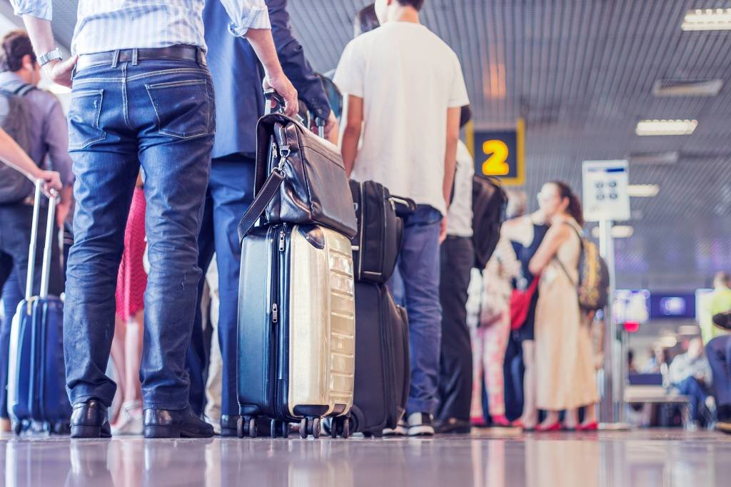 Buscador mostra quanto custa despachar bagagem em viagens de avião