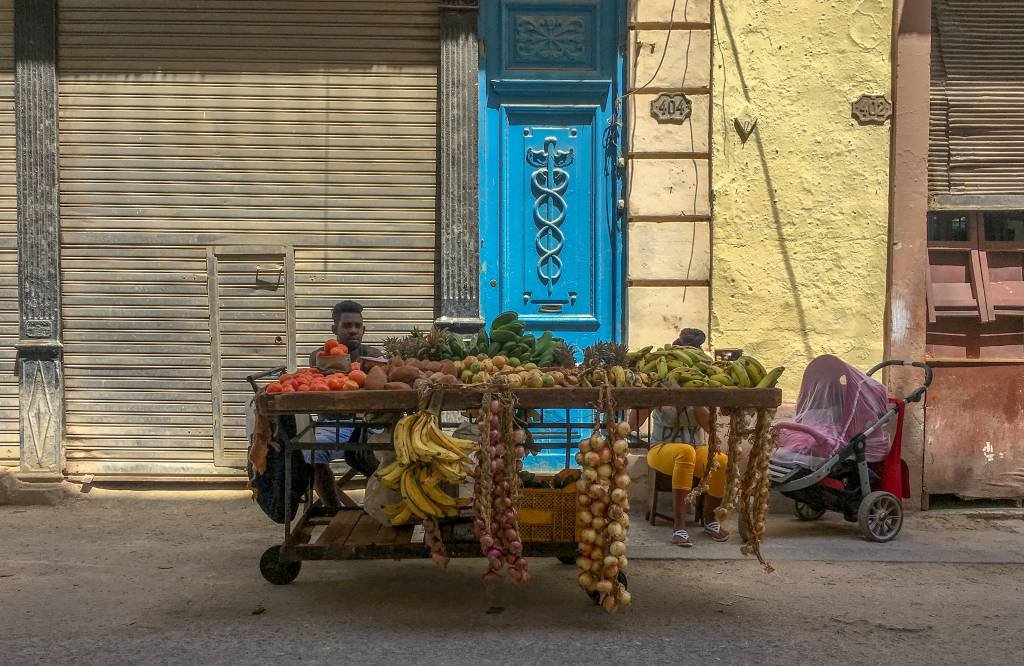 Com dificuldade de abastecimento, Cuba raciona venda de alimentos