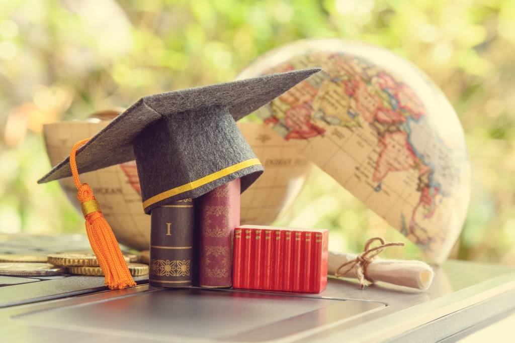 Como fazer pós-graduação no exterior? Veja o passo a passo