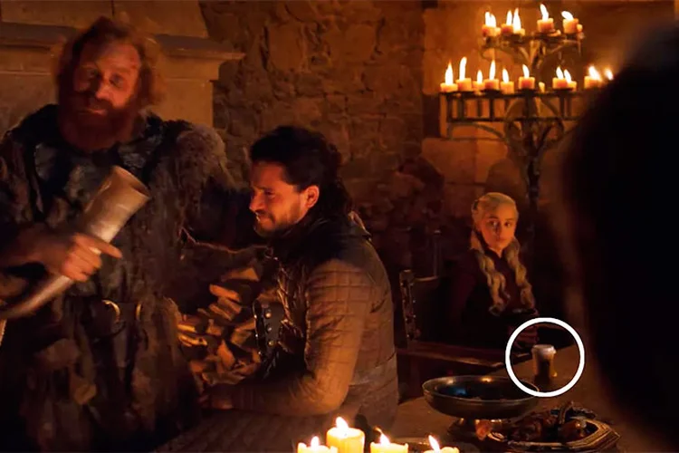 De "gaiata" em GoT: copo semelhante aos da Starbucks deu o que falar. (HBO/Reprodução)