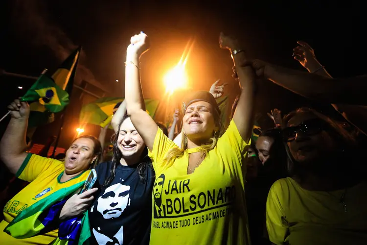 Apoiadores de Bolsonaro: houve uma tentativa de parte dos bolsonaristas de desvincular esse discurso para não esvaziar os protestos (Buda Mendes / Staff/Getty Images)