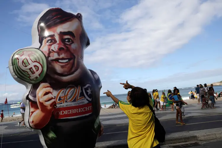 Maia: presidente da Câmara foi o principal alvo dos manifestantes que foram às ruas neste domingo (Ricardo Moraes/Reuters)