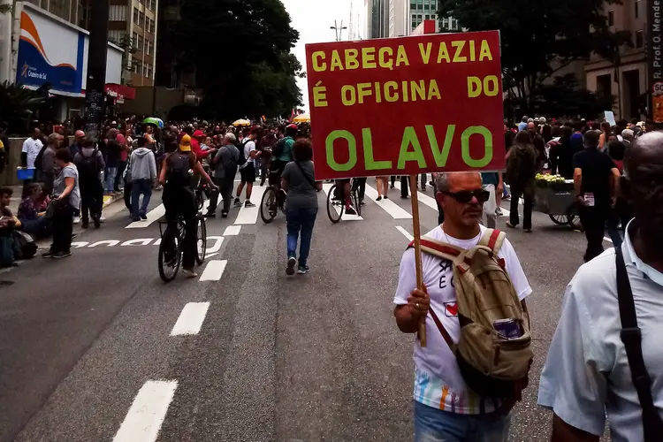 Protestos: por todo o país, milhares de brasileiros foram às ruas contra cortes na educação (João Pedro Caleiro/Exame)