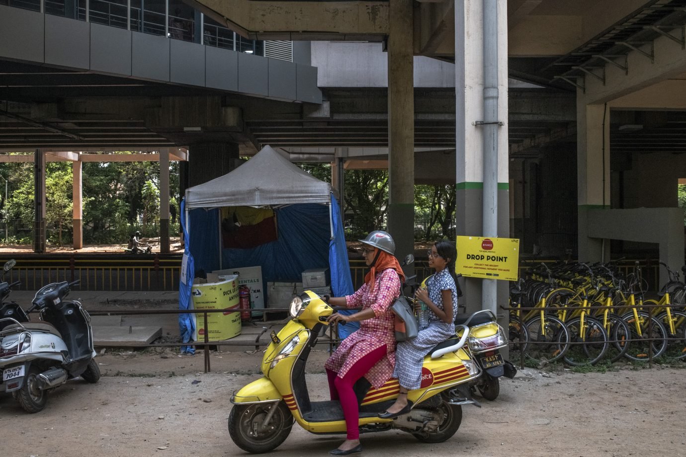 O futuro do transporte compartilhado pode chegar na garupa de uma moto