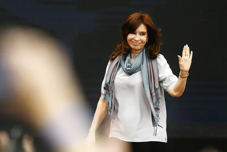 Kirchner: Essa é a primeira viagem a Cuba que Cristina faz desde a vitória nas eleições no último domingo (Martin Acosta/Reuters)