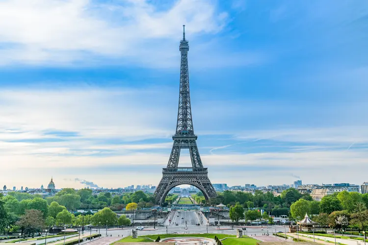 Paris: em 2018, a França se manteve na liderança dos países mais visitados do mundo, com 89 milhões de turistas estrangeiros (Ian.CuiYi/Getty Images)