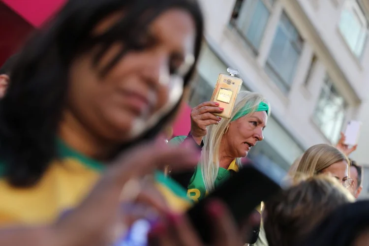 Protesto pró-governo na Avenida Paulista, em São Paulo: sete caminhões estavam estacionados em pontos da Avenida Paulista (Nacho Doce/Reuters)