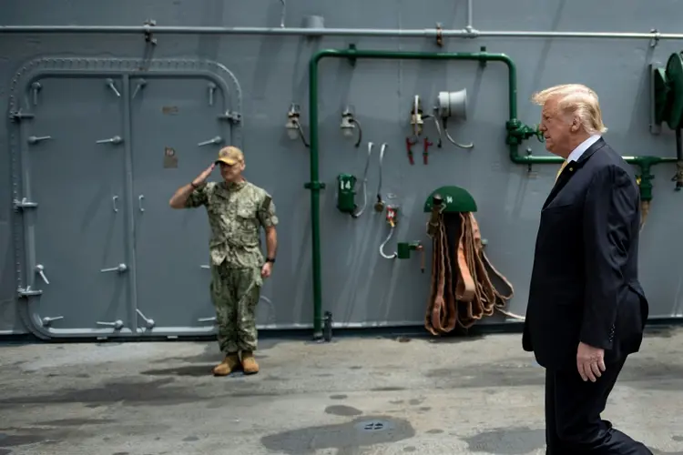 Trump: o navio que leva o nome do falecido senador John McCain estava no Japão (AFP/AFP)