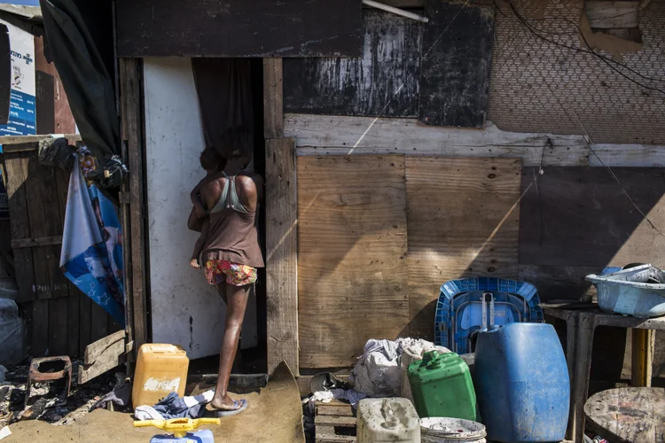 Moradores de Duque de Caxias, Rio de Janeiro. Lianne Milton/Bloomberg (Lianne Milton/Bloomberg)