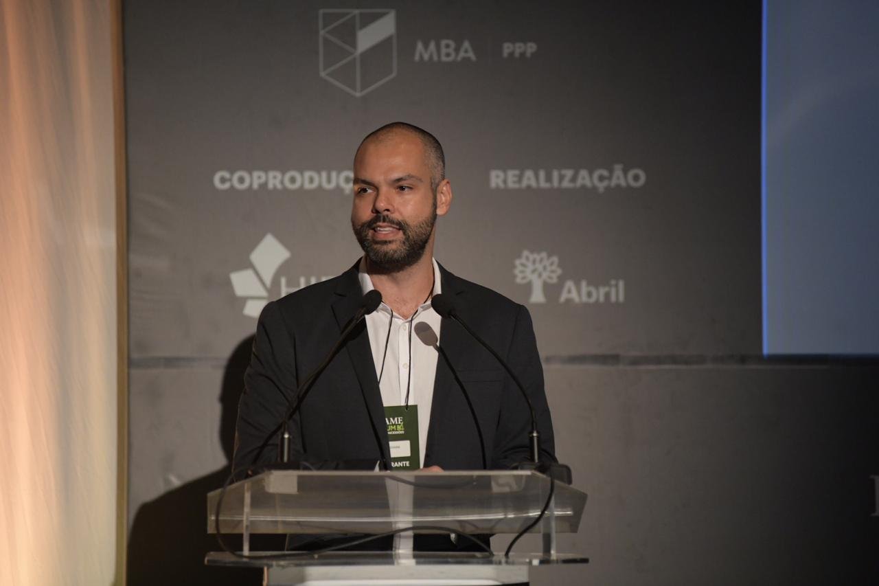 Internado, Covas agradece apoio e diz que vai "atravessar tempestade"