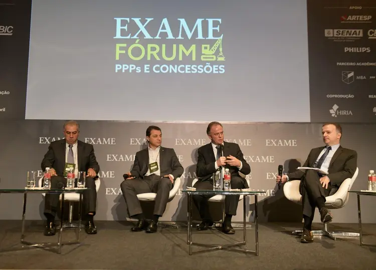 Debate entre governadores no EXAME Fórum PPPs e Concessões: (esquerda para direita) Reinaldo Azambuja (MS), Carlos Moisés (SC), Renato Casagrande (ES) e Andre Lahoz (EXAME): 28 de maio de 19. Foto: Cláudio Roberto/EXAME (Cláudio Roberto/Exame)